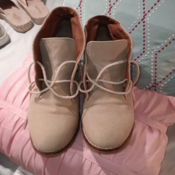 Woman's size 6 lucky brand lace booties - Picture 5 of 6